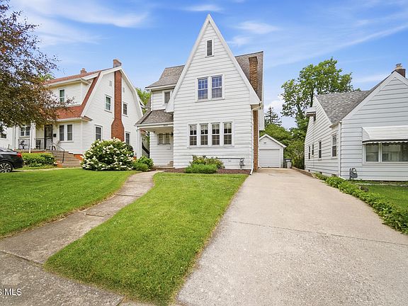 2nd image of 3025 Sherbrooke Rd