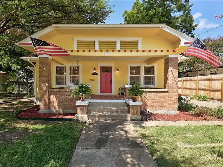 1604 S Main St — Photo 1