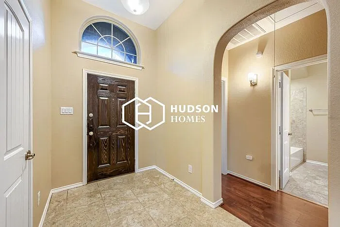 3 bed, 2.0 bath, 1630 sqft, $2,250 — Photo 4