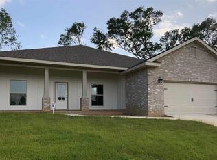 1800 Banyan Dr, Cantonment, FL 32533