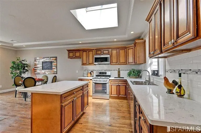 3 bed, $4,500 — Photo 2