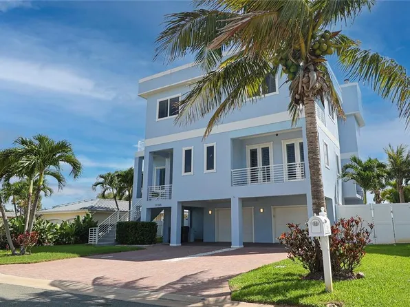 11105 5th St E, Treasure Island, FL 33706