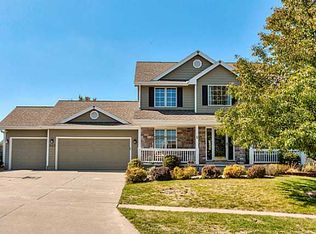 922 11th Ave SE, Altoona, IA 50009