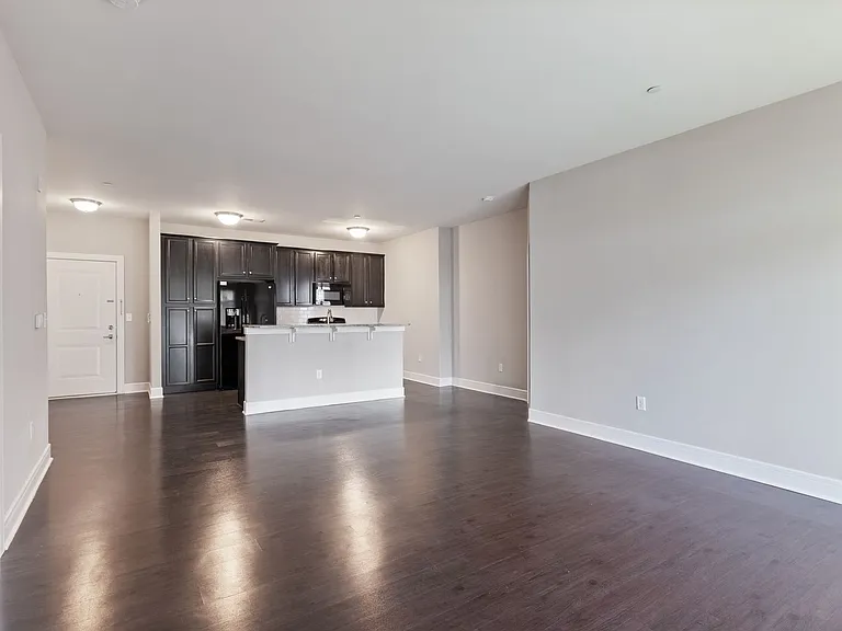 Essex Chase Apartments — Photo 35