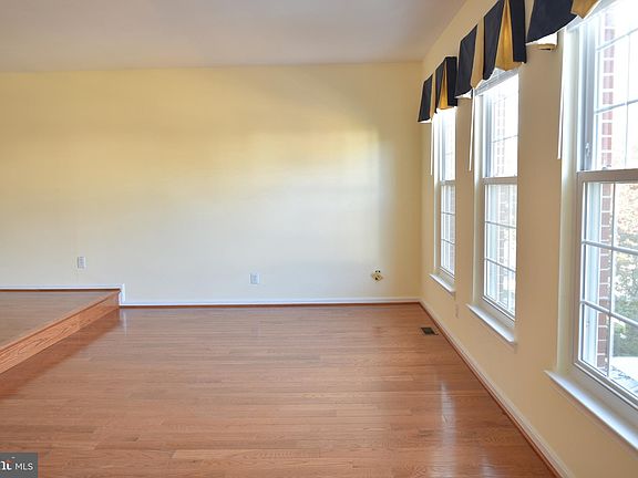 4th image of 8901 Royal Astor Way