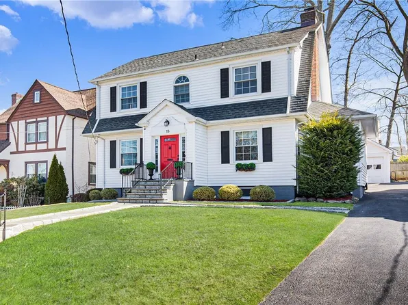 15 Grandview Avenue, White Plains, NY 10605