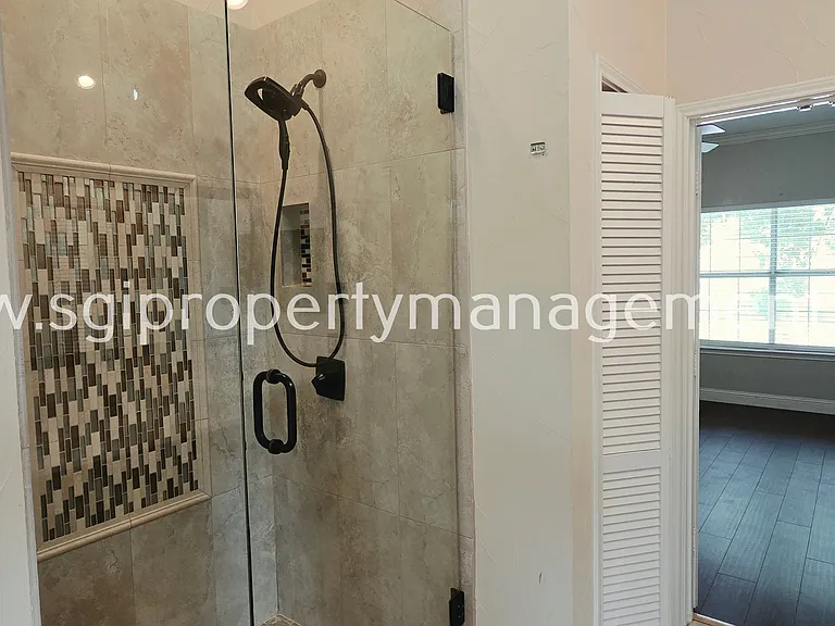 1513 Lodengreen Ct — Photo 21
