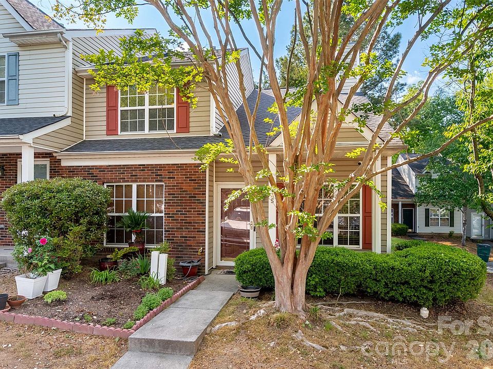 1st image of 735 Mountainwater Dr