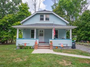 16 Echo Ln, West Milford, NJ 07480