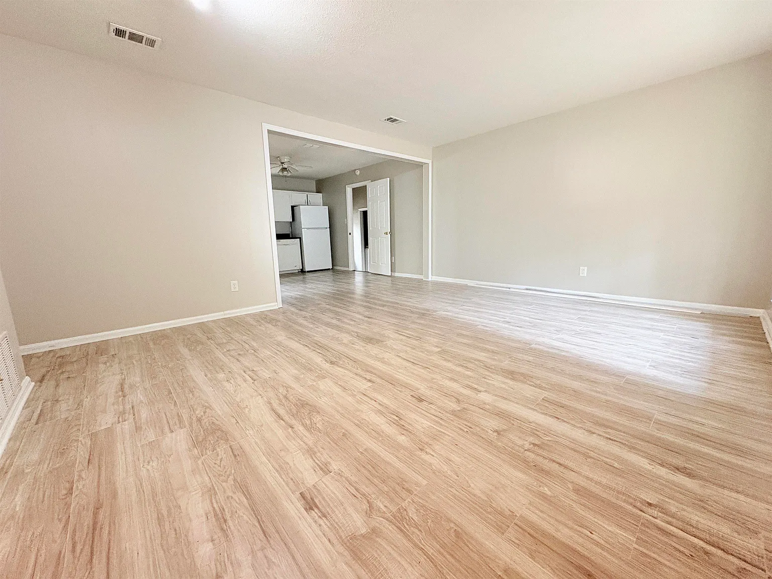 4 bed, 1595 sqft, $1,750 — Photo 3