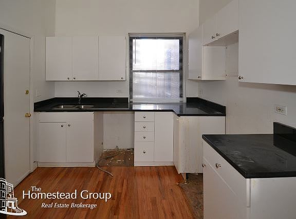 2nd image of 3803 N Broadway St #Tw0