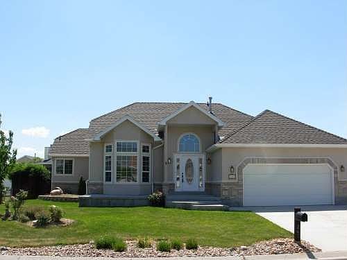 1st image of 245 Lakeview Dr