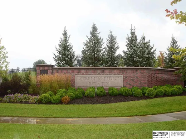 12814 Woolworth Ave, Omaha, NE 68144