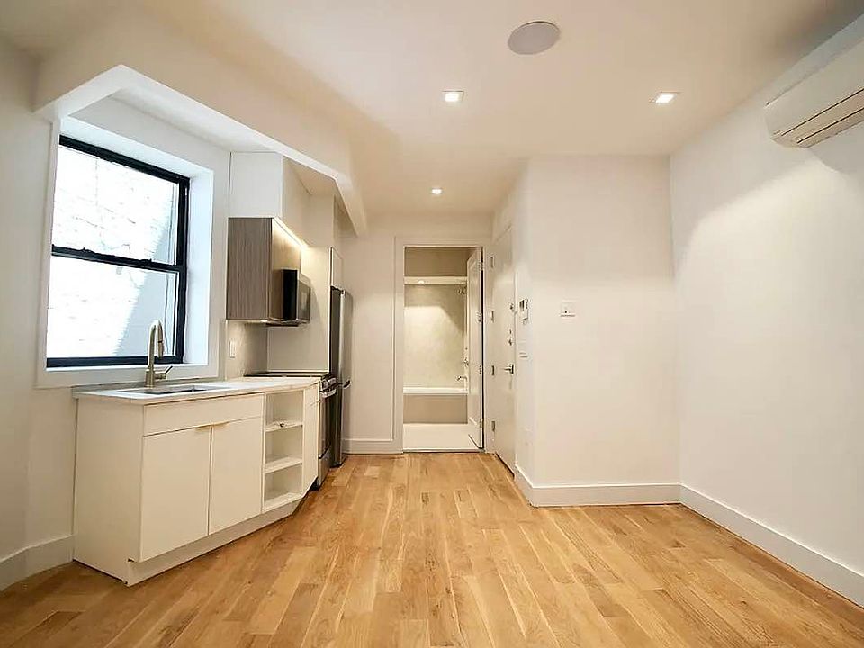 1st image of 223 E 96th St #1D