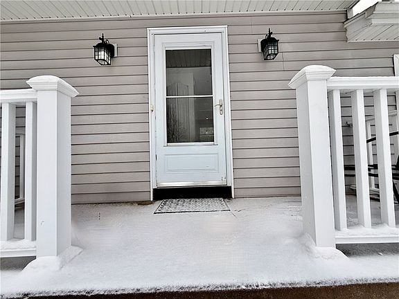 3rd image of 79 Grandview Ln