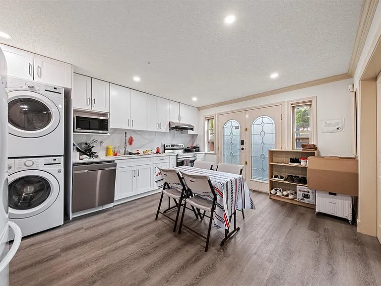 1080 W 47th Ave — Photo 7