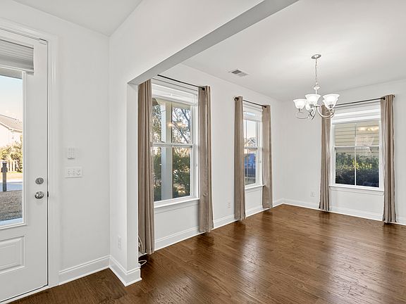 3rd image of 132 Indigo Marsh Cir