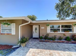 10464 Oakhurst Rd, Largo, FL 33774