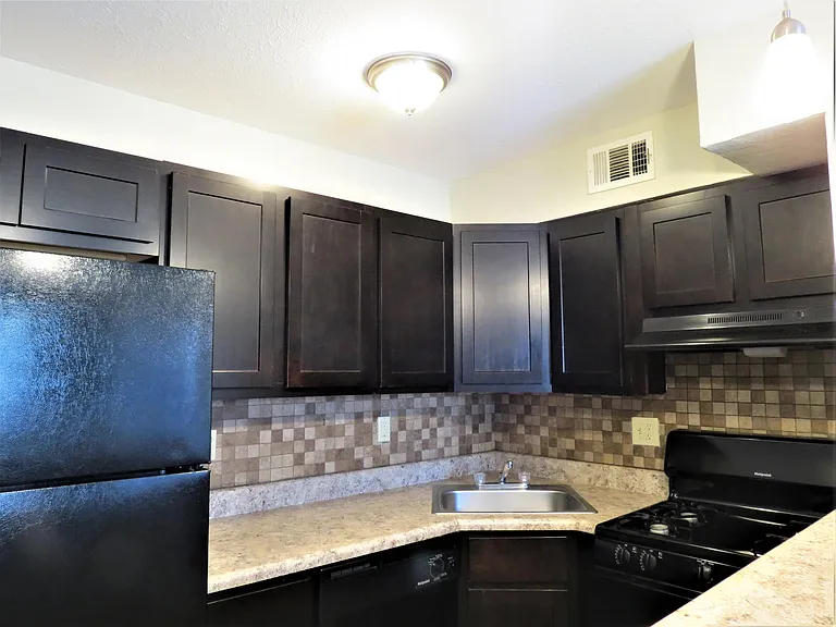 4318 Walker Ln — Photo 22