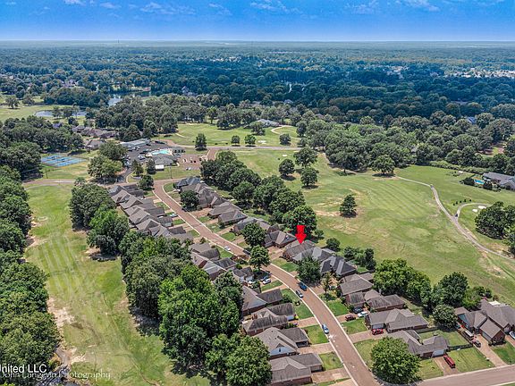 4th image of 477 Fairway Oaks Dr