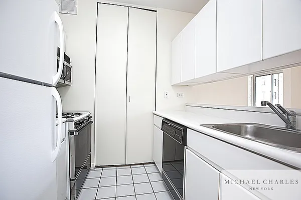 Rented by Michael Charles New York | media 9