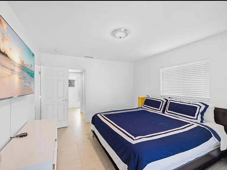 5921 SW 17th Ct — Photo 33
