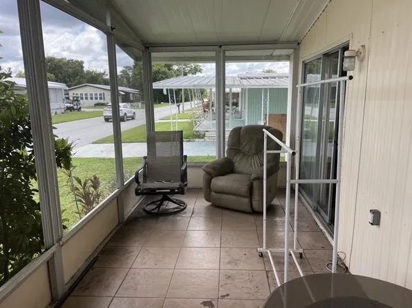 5833 Pinecrest Dr, New Port Richey, FL 34653