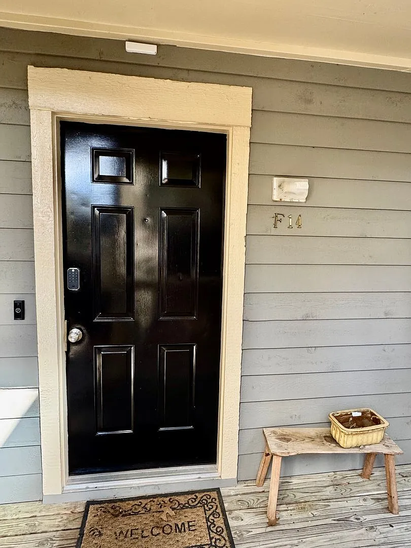 Mill Creek Townhome — Photo 3