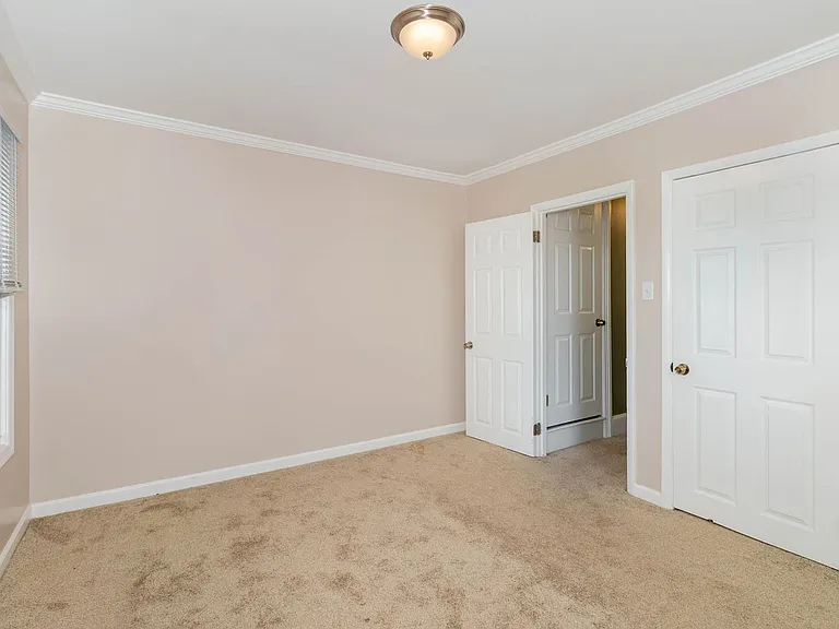 668 Main St — Photo 15