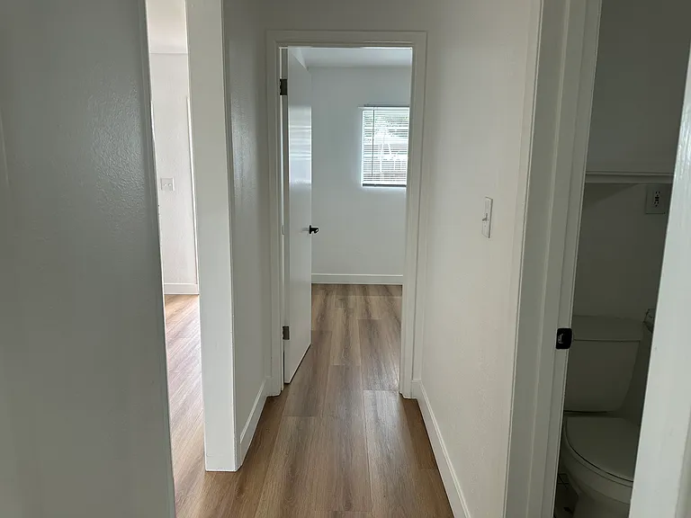 4930 N Vincent Ave — Photo 21