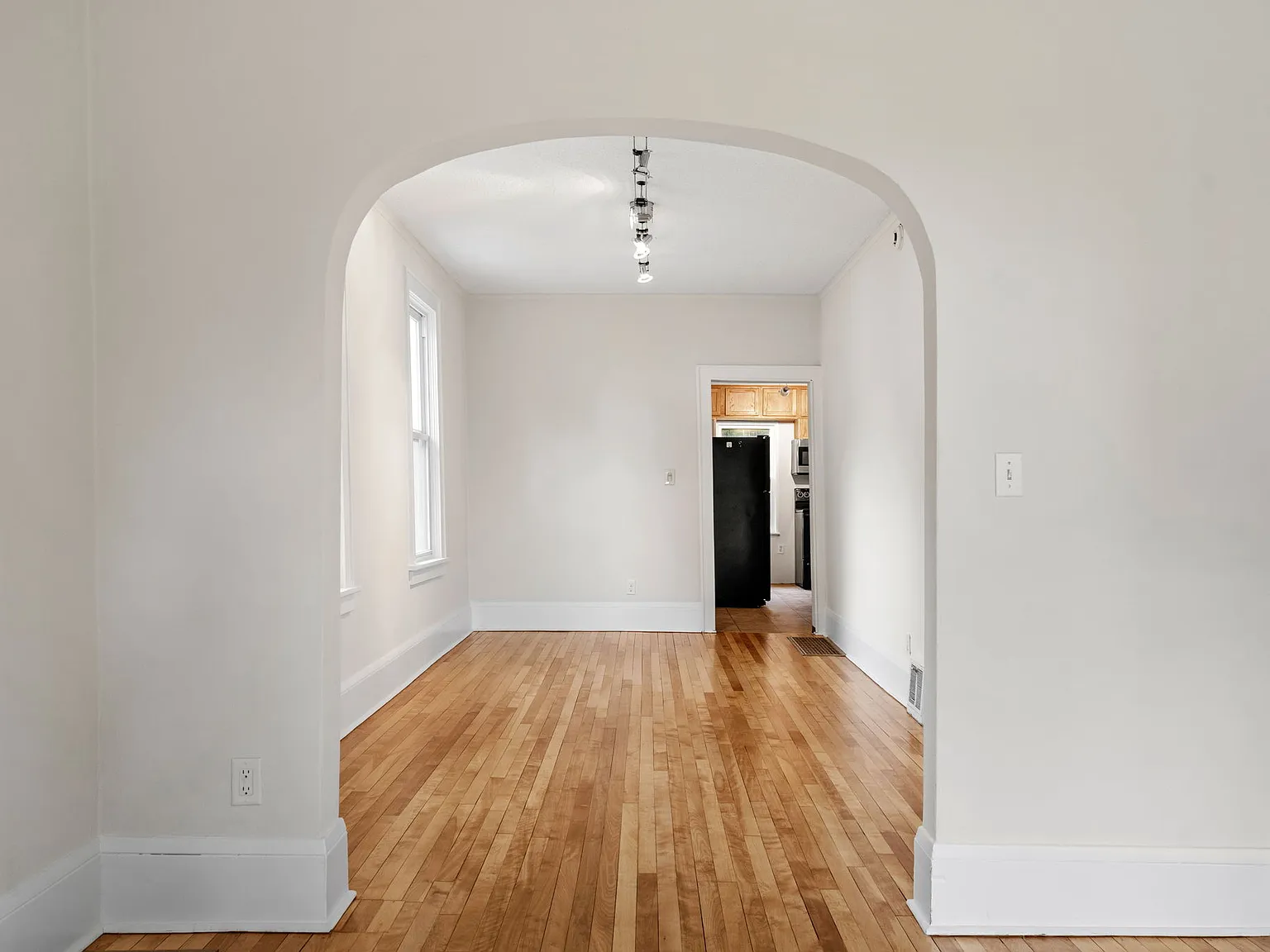 2 bed, 1130 sqft, $1,675 — Photo 2