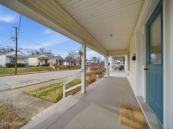 3rd image of 1217 Schiller Ave