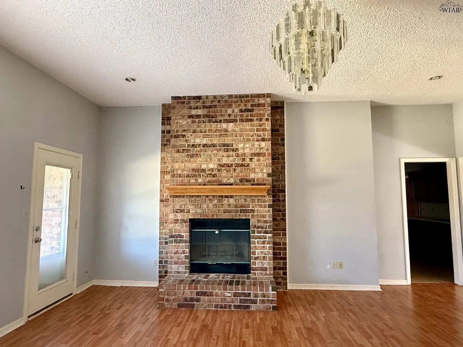 4 bed, 2.5 bath, 1852 sqft, $2,500 — Photo 4