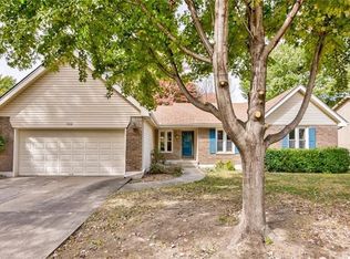 522 NE Bordner Dr, Lees Summit, MO 64086