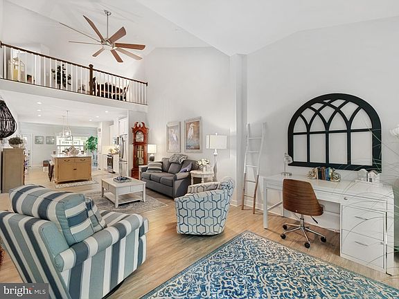 5th image of 18020 Seaview Ln #5