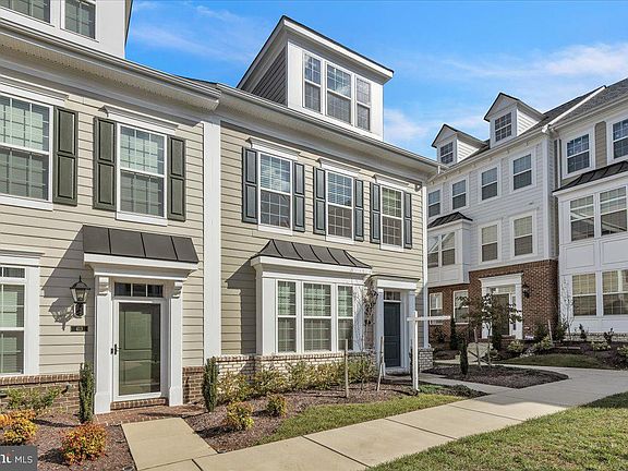2nd image of 411 Buckeye Cir