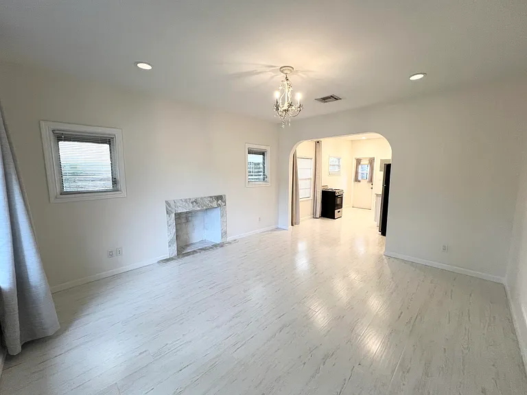 431 Ardmore Rd — Photo 6
