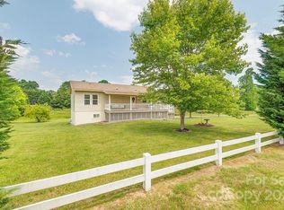 143 Banner Farm Rd, Mills River, NC 28759