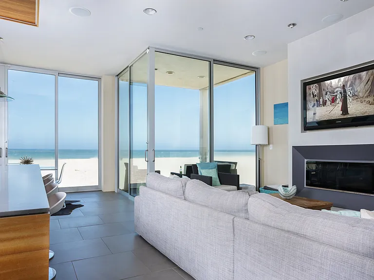 1013 Mandalay Beach Rd — Photo 8