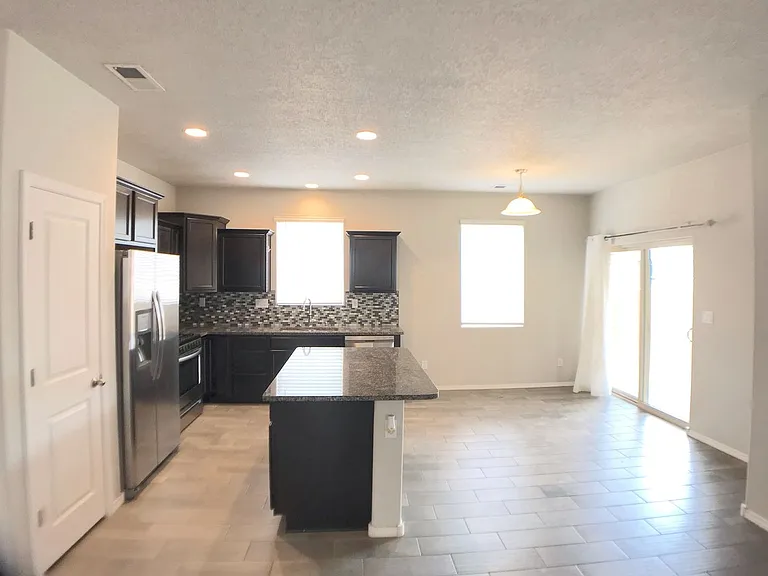 1748 Valle Vista Rd NW — Photo 6