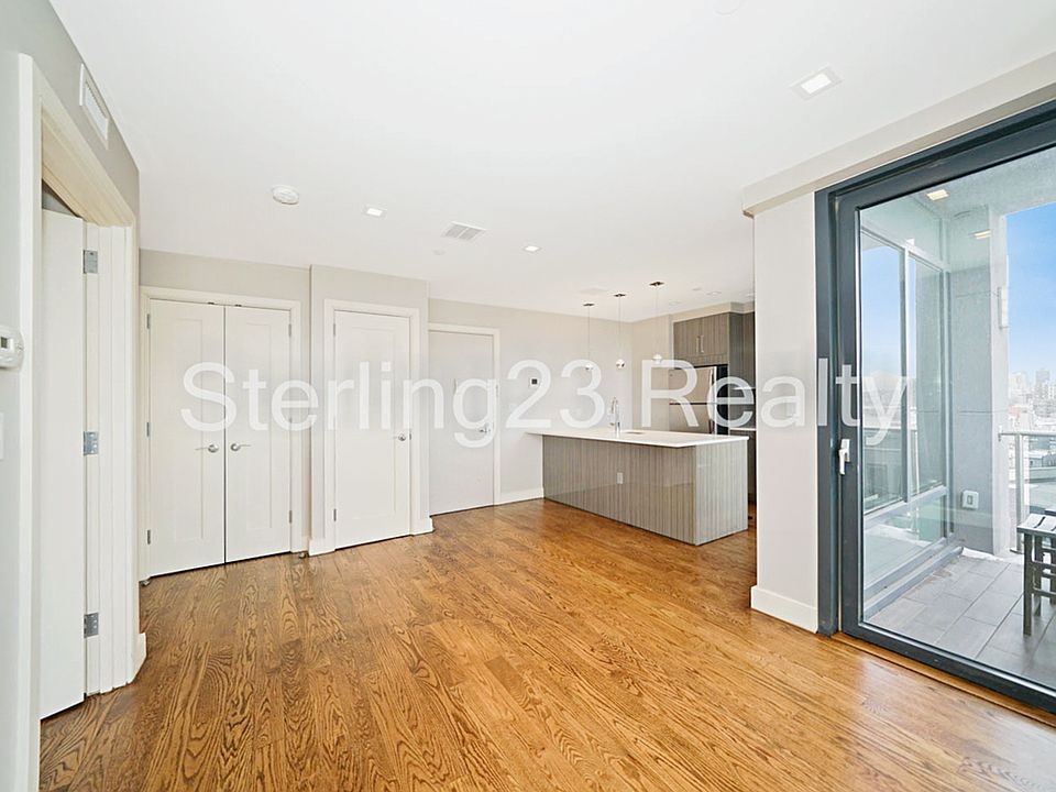 1st image of 2718 Hoyt Ave S APT 8B