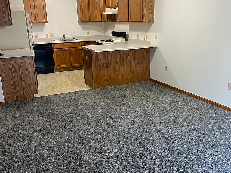 9000 W Oklahoma Ave — Photo 4