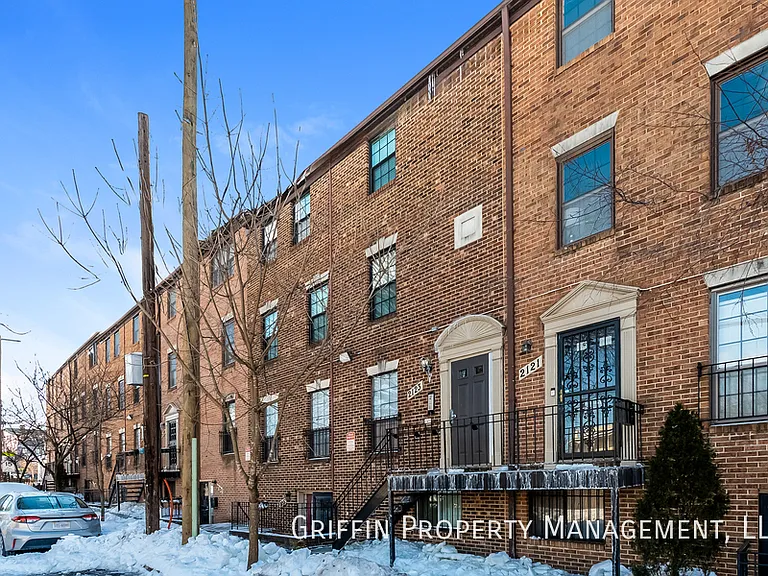 2123 Young St SE #202 — Photo 11