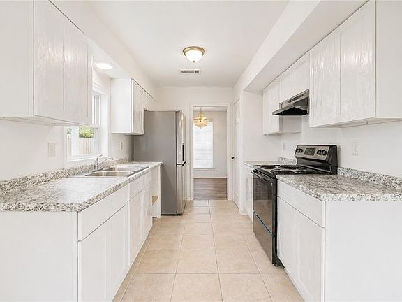 2nd image of 1841 Burnley Dr
