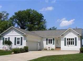 1359 Lake Vue Dr, Rome, OH 44085