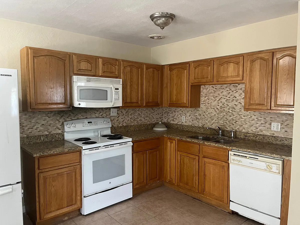 Building Photo - 2476 Coronado Way