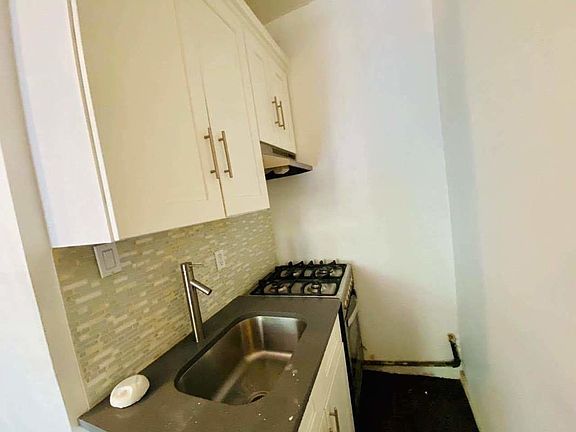 4th image of 1876A Fulton St #1