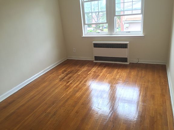 2nd image of 8339 Talbot St
