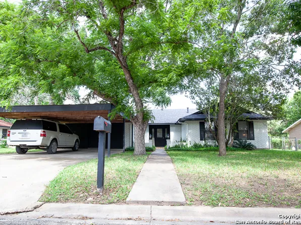 325 CHAPARRAL, Pleasanton, TX 78064