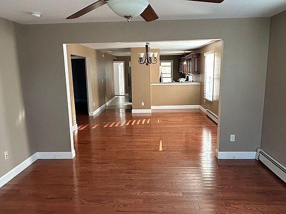 2nd image of 26 Milford St Floor 1
